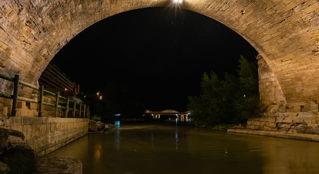 Hidden Zaragoza FreeTour: Mysteries & Legends