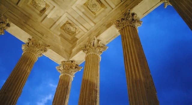 Roman visit of Nîmes: Free Tour