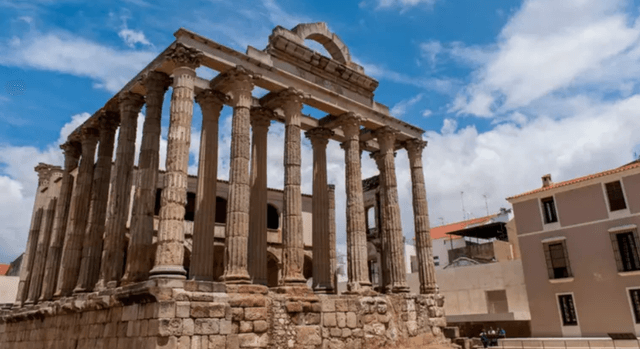 Free Tour to Historic and Monumental Merida