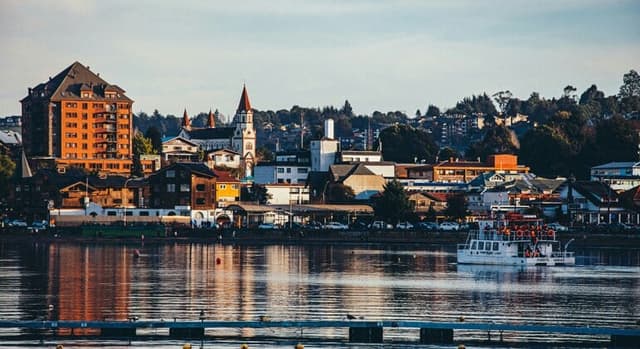 Explore Puerto Varas on Foot: Free Tour