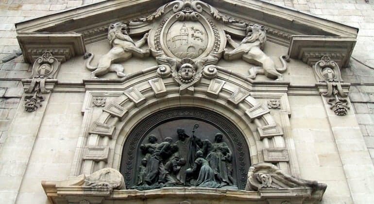Best Bilbao Walking Tours: Explore Basque Culture & History