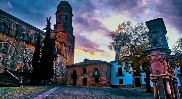 Free Tour Baeza: monuments &amp; legends