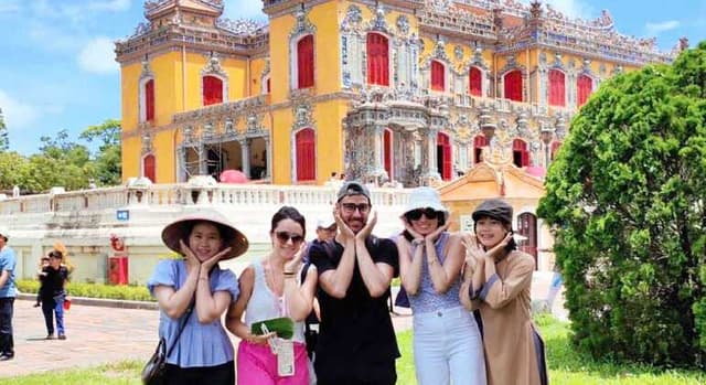 Student Free Tour: Explore Hue’s Imperial City