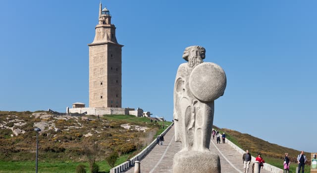Free Tour La Coruña: Sculpture Park at the Tower of Hercules