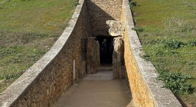 Free Tour of the Dolmens of Antequera