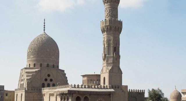 Cairo Walking Tour: City of The Dead
