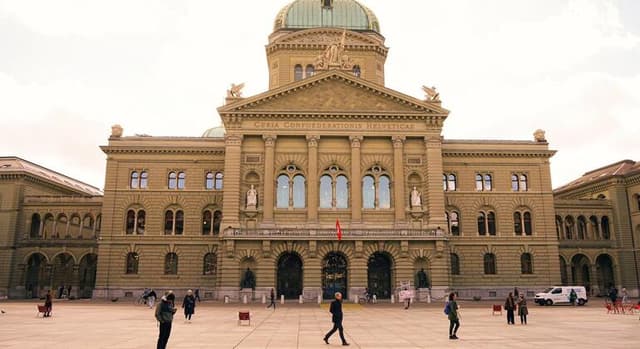 Discover Bern Free Tour: Understand Switzerland