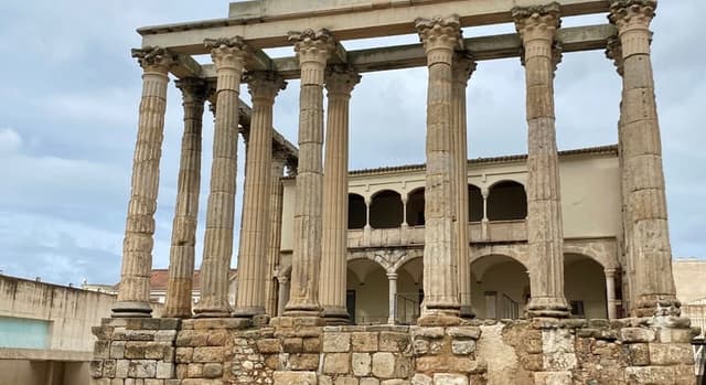 Essential Free Tour of Merida