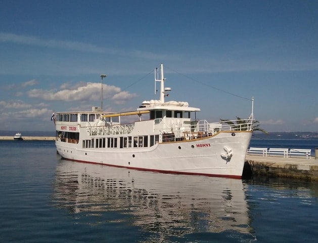 Lim Bay Dolphin Spotting Cruise