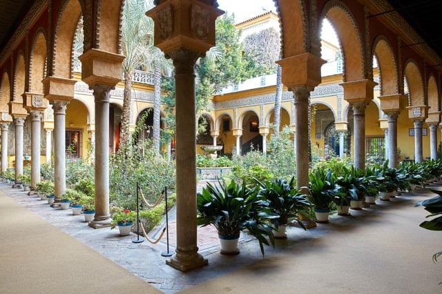 Palacio de las Dueñas Tour