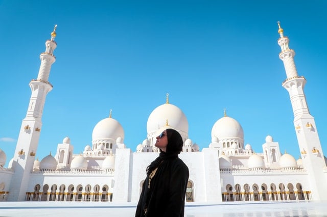 Abu Dhabi Mosque Tour