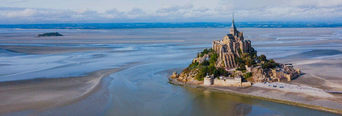 Mont Saint Michel & Bayeux Tour