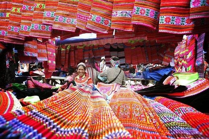Bac Ha Market Tour - Sapa