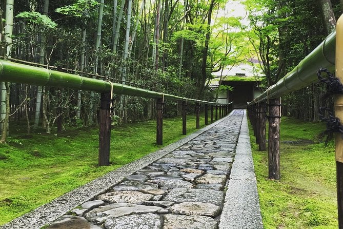 Kyoto E-Bike Tour: Glide Through Ancient Streets