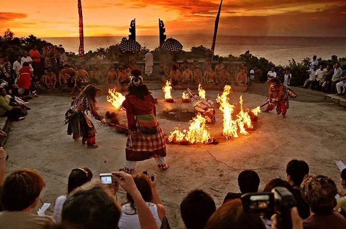 Uluwatu Temple Tour - Ubud