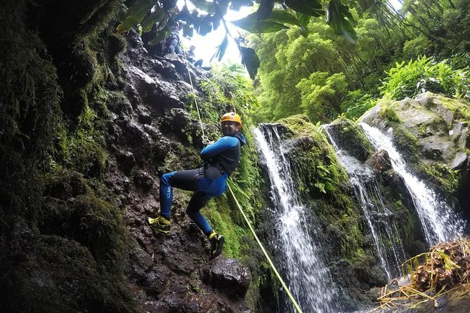 Ribeira dos Caldeirões Canyoning
