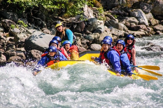 Thrilling Cheakamus River Rafting