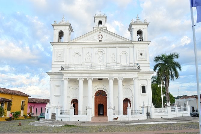 Suchitoto & Ilopango Lake Tour