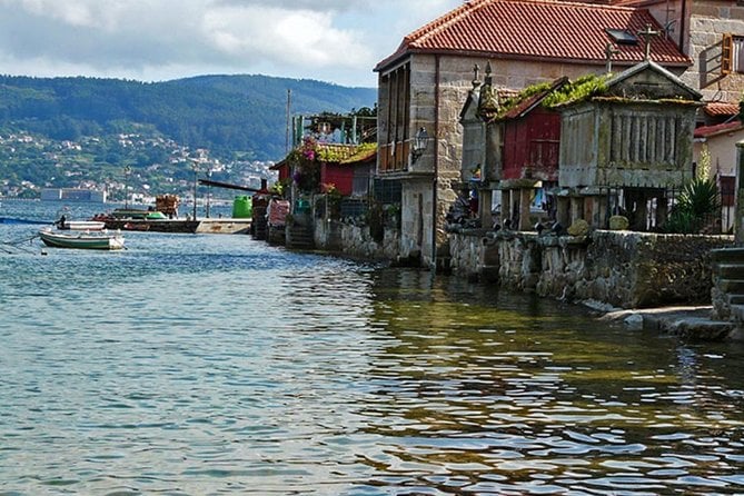 RĂas Baixas Tour: Sea & Wine Escape