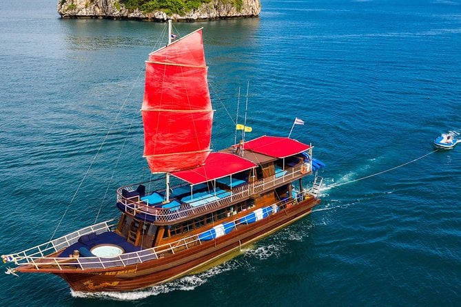 Blue Dragon Yacht Tour