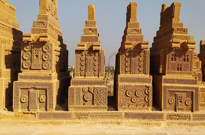 Karachi to Thatta UNESCO Tour
