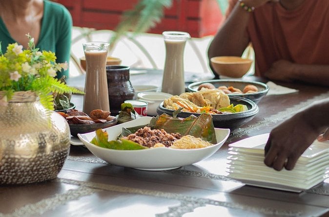 Taste Accra: Food & Art Tour