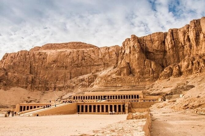 Cairo to Luxor Sleeper Train Tour