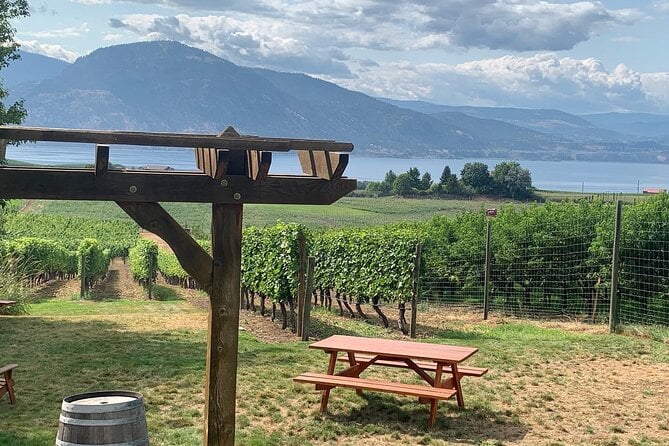 Lake Country Wine Tour