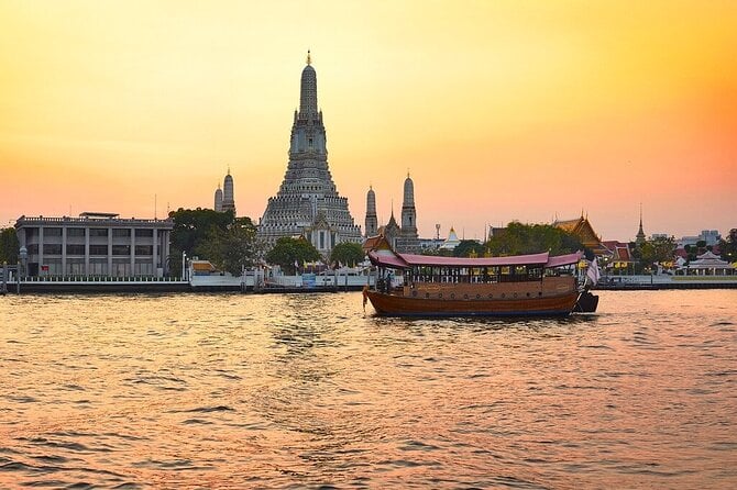 Grand Pearl Dinner Cruise