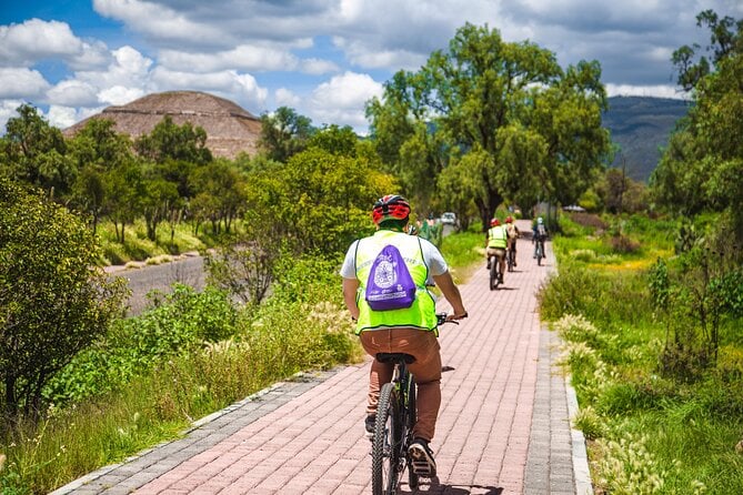 Chapultepec Park Bike Tour