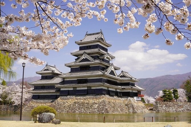 Matsumoto Castle Tour - Nagano