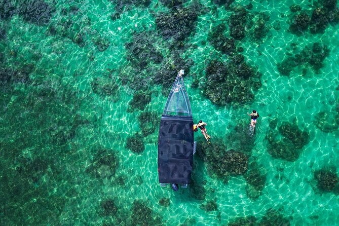 Roatan Private Catamaran Cruise
