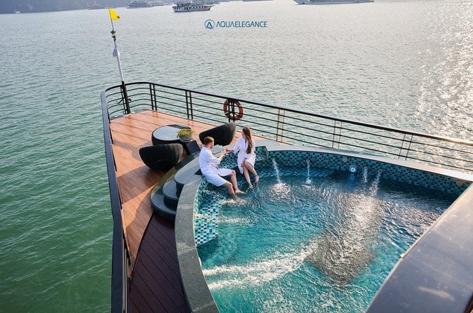 Capella Luxury Cruise in Ha Long Bay