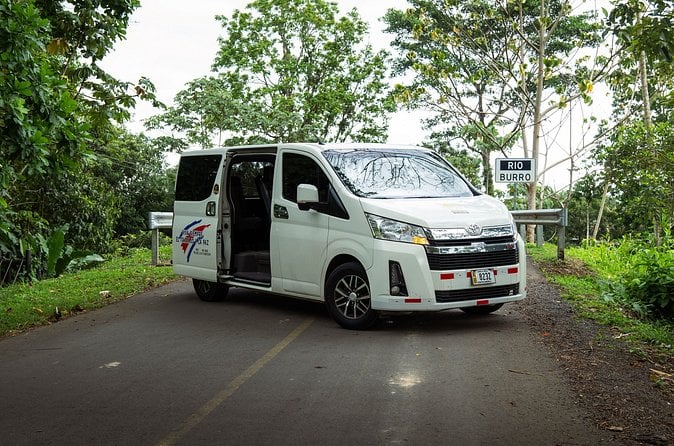 Manuel Antonio to La Fortuna Transfer