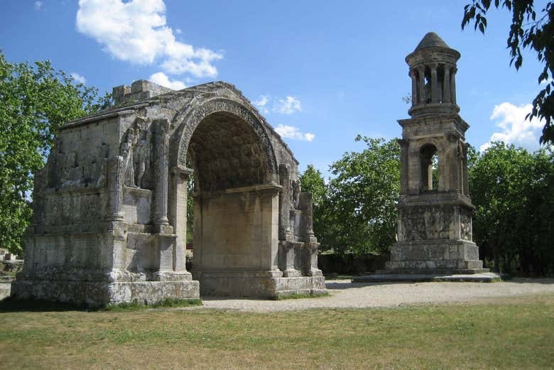 Saint Rémy, Pont du Gard & Les Baux Day Trip
