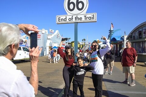 Best of Los Angeles Guided City Tour with 4 Stops & free time