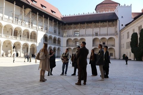Queens, Rebels & Nobel Laureates: Wawel History Walking Tour