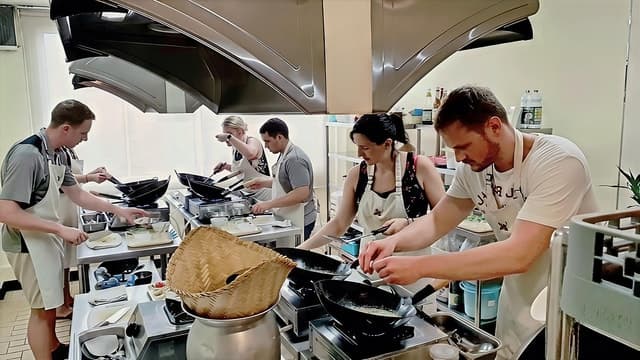 Authentic Bangkok Thai Cooking Classes & Culinary Tours
