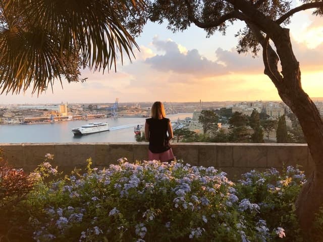 Best Valletta Photoshoot Tours & Guides