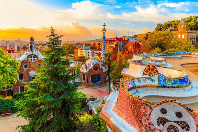 Best Park Güell Tours & Gaudí Architectural Experiences