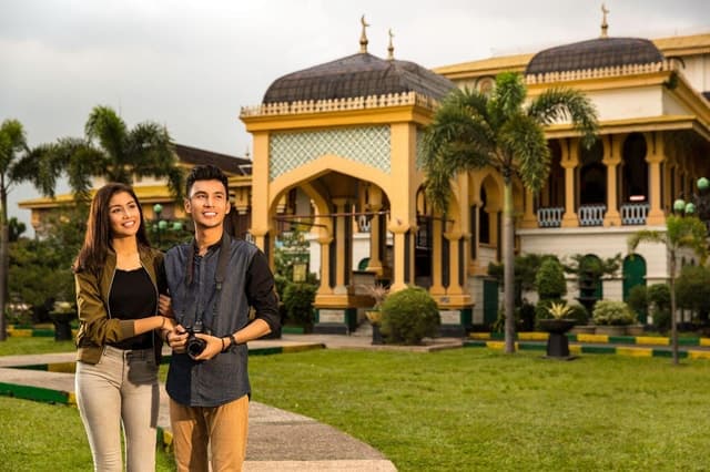 Explore Best Medan City Tour & Top Local Attractions