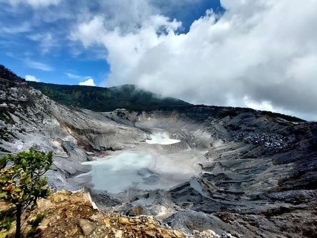 Best Krakatoa Volcano Day Trips from Jakarta