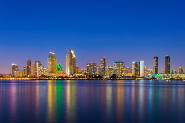 Unforgettable San Diego Nighttime Sightseeing Tour