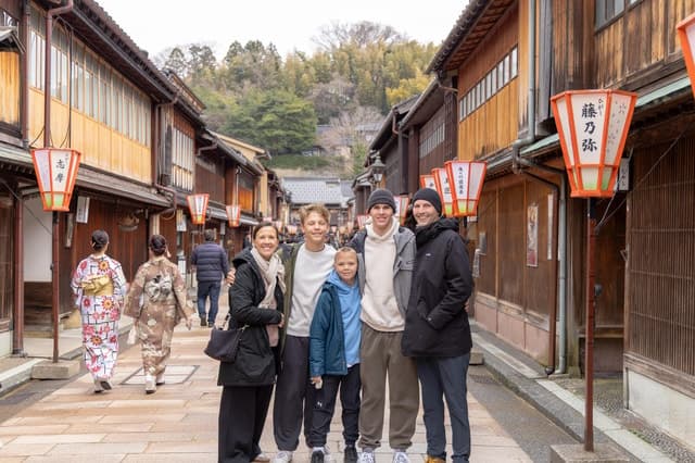 Unforgettable Kanazawa Half Day E-bike Adventure