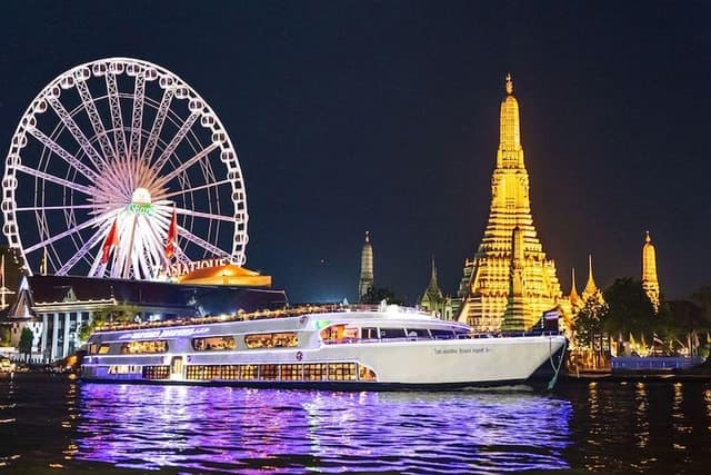 Best Chao Phraya River Dinner Cruises in Bangkok