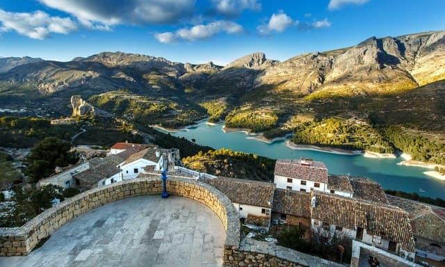 Best Guadalest & Algar Waterfalls Tours in Alicante