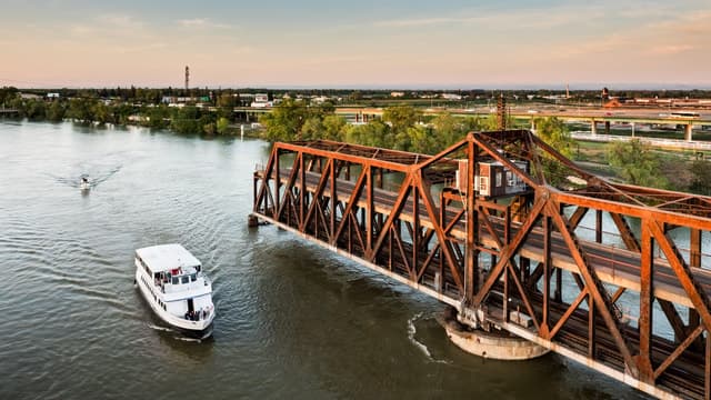 Best Sacramento River Cruise & Scenic Boat Tours