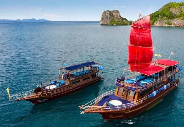 Compare Best Blue Dragon Yacht Tours in Koh Samui