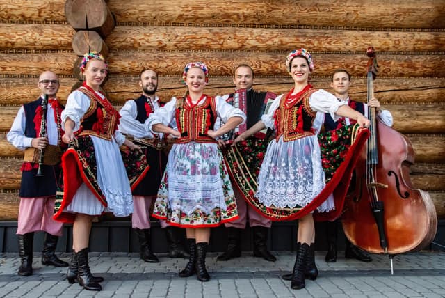 Best Polish Folk Show Dinners in Krakow