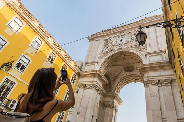 Best Tours at Rua Augusta Arch